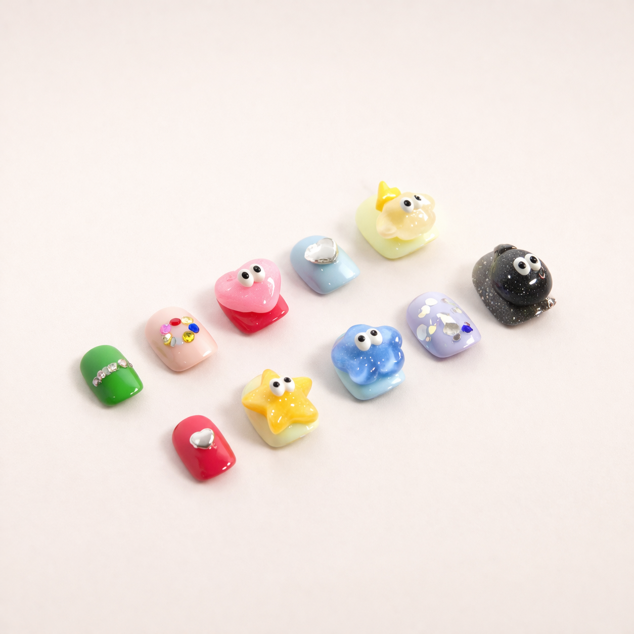 Ongles press-on Cartoon Pop – design coloré et ludique style pop