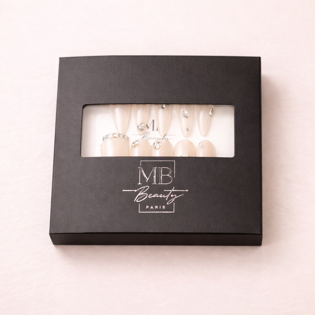 Boîte MB Beauty avec ongles press-on Ivoire Nuptial élégants ivoire