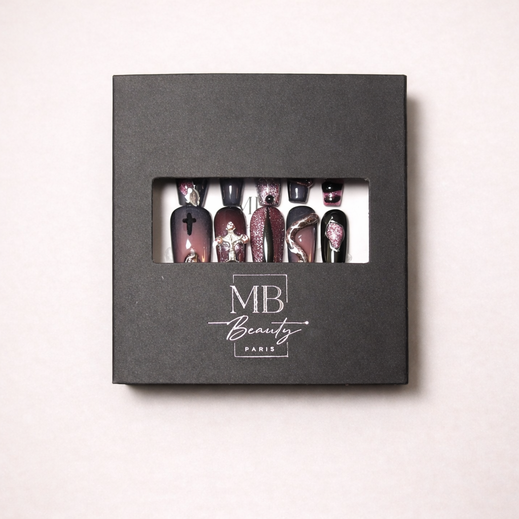 Boîte MB Beauty avec ongles press-on Rose Minuit élégants