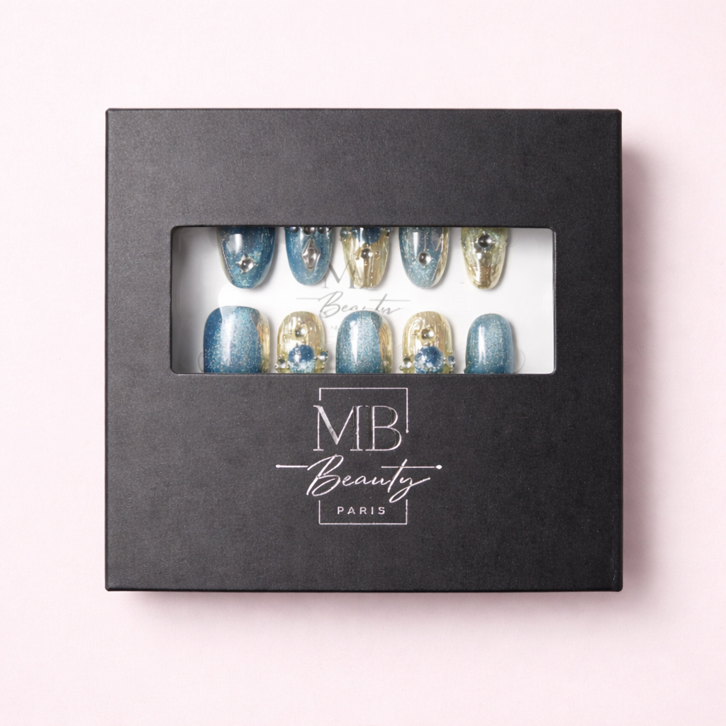 Bleu Céleste – coffret MB Beauty Paris avec faux ongles press-on bleu et doré