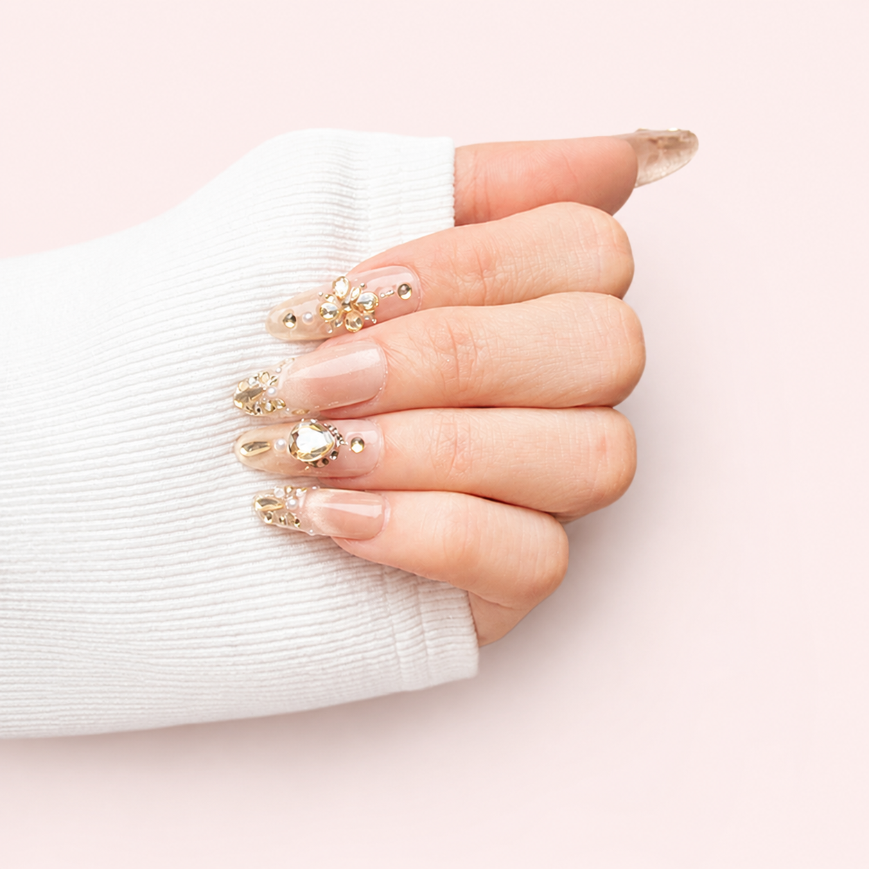 Or Impérial faux ongles press-on dorés avec bijoux MB Beauty