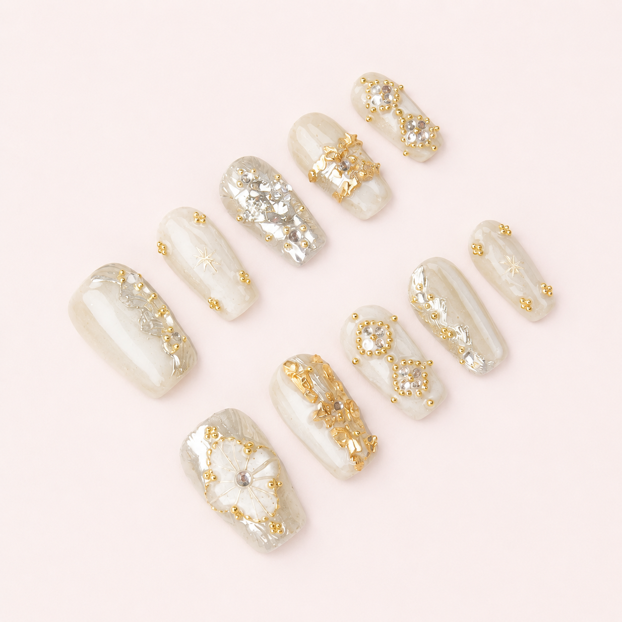 Faux ongles press-on Princesse Ivoire ivoire, dorés et effet bijou – MB Beauty
